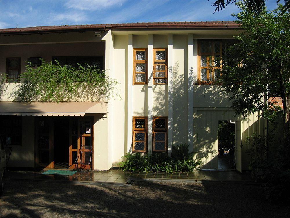 Casa de hóspedes Residencial E Evelina 2*