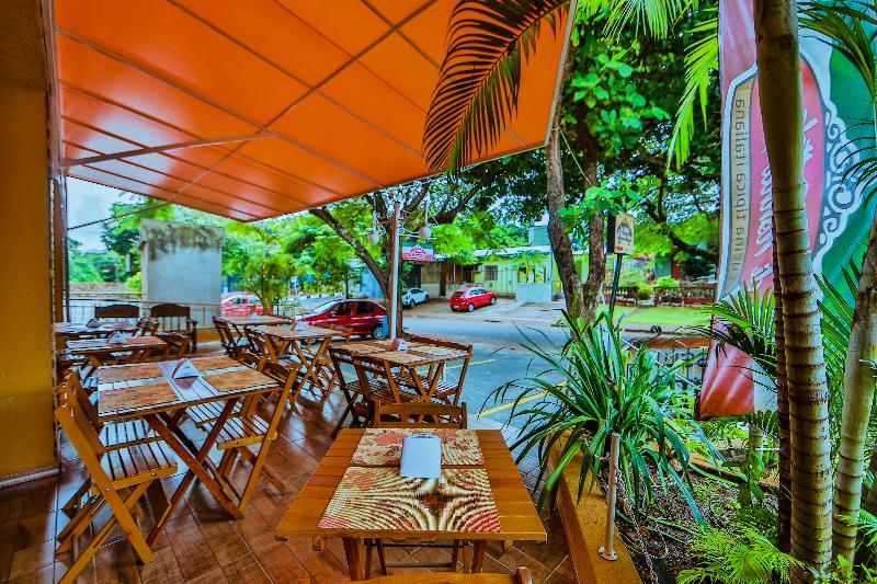 Residencial E Evelina 招待所 2*